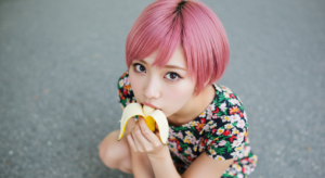 バナナを食べる風俗嬢