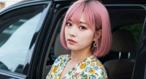 車から降りるデリヘル嬢
