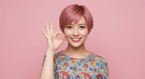 OKポーズの風俗嬢